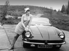 Linda Thorson Unsigned 6" x 4"