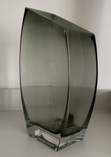 Asymmetrical vase glass smoky - asymmetrical,