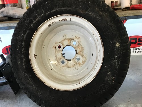 Stud rear wheel - rear,