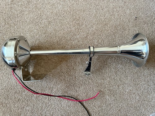 Single trumpet horn - single,