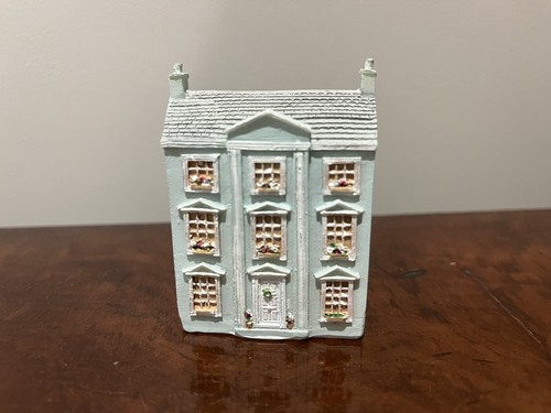 Miniature dolls house - dolls,