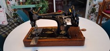 Vintage Singer hand crank sewing machine 128k, 1920.