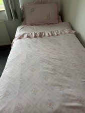 Single bed duvet & pillowcase with matching curtains & tie backs by Janet Reger.