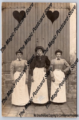 Three french women heart - three,