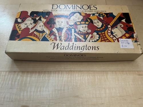 Waddingtons dominoes set with - set,