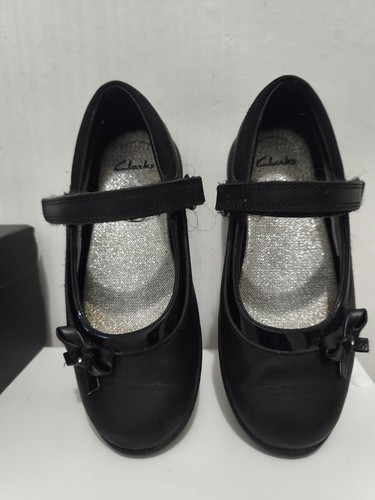 Clarks girls school - school, size