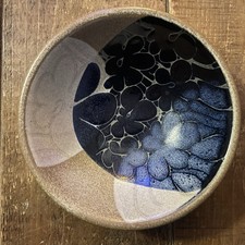 DIANA WORTHY CRICH STUDIO POTTERY STONEWARE BOWL 20TH CENTURY ( 8 " diameter )