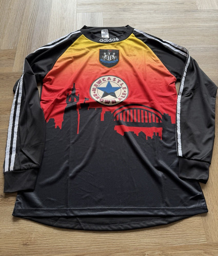 Newcastle united football - gk,