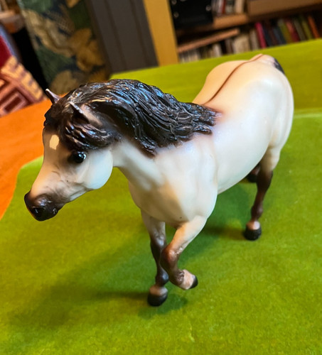 Breyer highland pony 9 - highland, 1:9