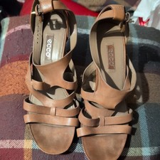 Ecco shoes UK 5 tan brown toe post leather sandals  heal 