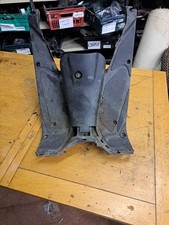 Genuine YAMAHA YQ 100 YQ100 AEROX 1999-2010 (2001) Footwell (Slight Damage)