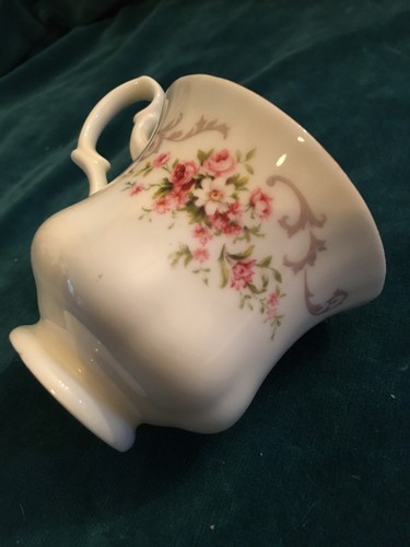 Royal albert bone china coffee - albert,