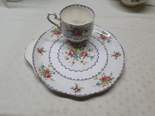 Royal albert petit - petit, cross