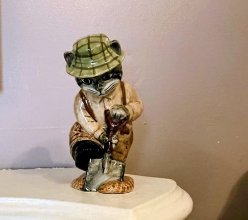 Quail ceramics cat figurine - ceramics,
