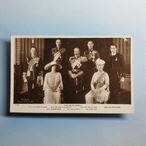 British royal family postcard - family,