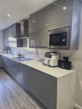 Kitchen Cupboard Doors and Drawer Fronts ,hinges. included.must go by 15 october