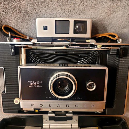 Vtg polaroid automatic 250 - vtg,