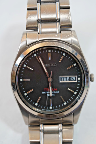 Seiko titanium 37mm black - seiko,