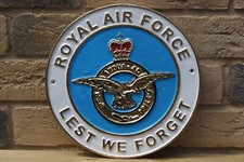 Royal Air Force Alloy Wall Plaque 23cm Diameter, Lest We Forget- FREE DELIVERY