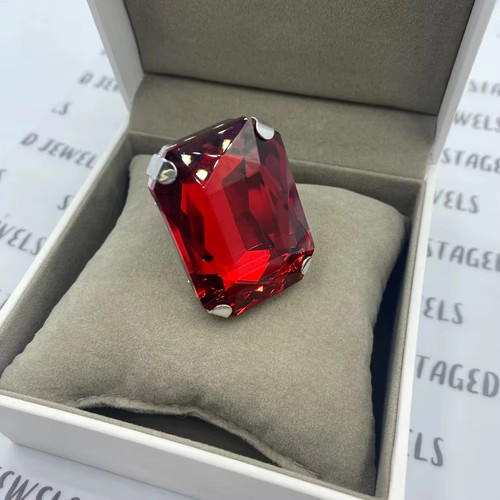Luxury red square crystal - red,