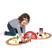 Squirrel Play Wooden Figure 8