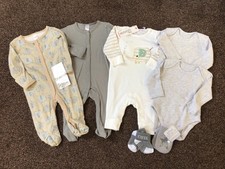 Bundle of baby boys girls clothes baby grow bodysuit socks mittens 0-3 months 