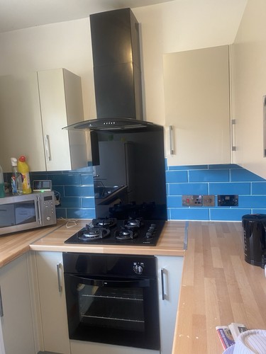 Fully equipped gas - gas, oven/