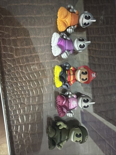 Kidrobot bots miniature figure - kidrobot,