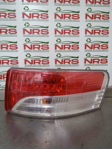 Toyota avensis rear tail - toyota, light