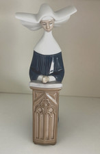Lladro Figurine Nun Kneeling at Prayer 'Meditation' ref 5502 Now Retired