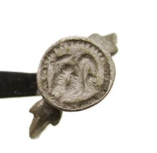 ANCIENT ROMAN SILVER RING WITH HELMETED GLADIATOR BEZEL, MILITARY RING