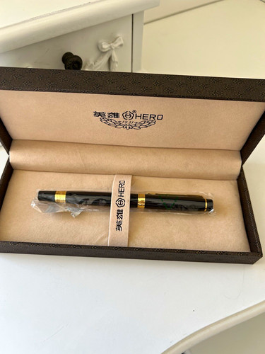 Hero fountain pen black - black, ink