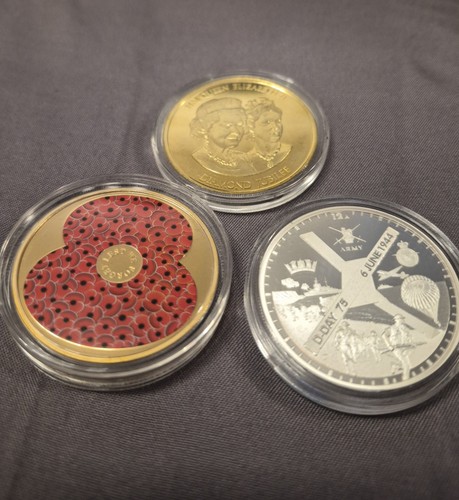 Collectable pound coins - 5,