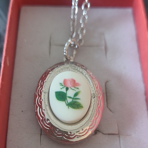 Silver tone oval - silver,