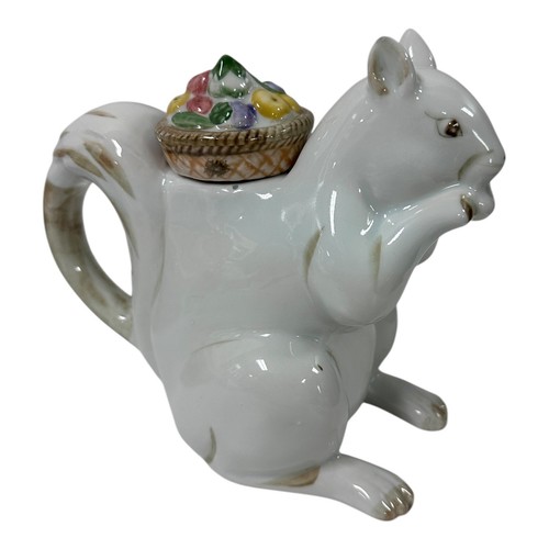 Rare squirrel figure - rare, ceramic