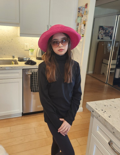 Womens beautiful pink hat - , worn