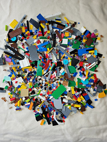 5kg lego bulk lot mixed - 1.5kg.,