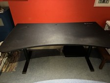 Arozzi Arena Gaming Desk -
