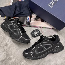 DIOR-B30 Black Trainers Size 9
