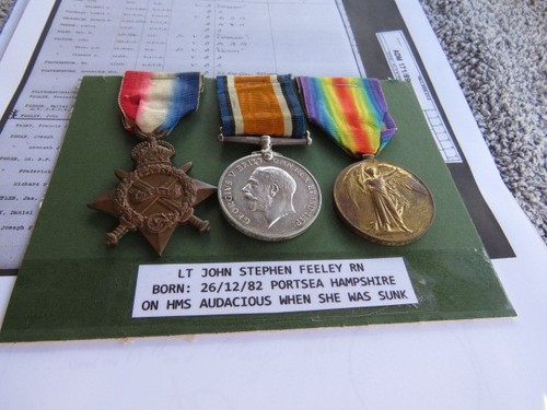 Ww1 naval officer trio - officer,
