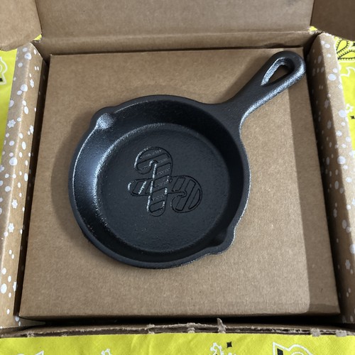 Lodge cast iron - lodge, holiday