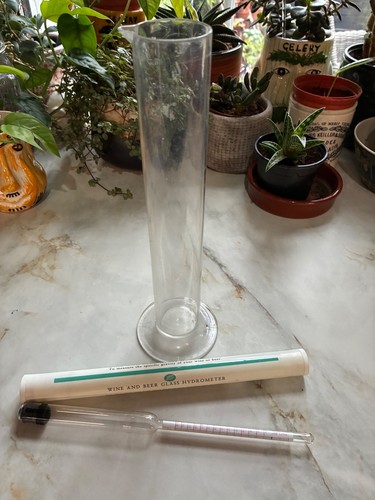 Glass hydrometer and plastic - hydrometer,