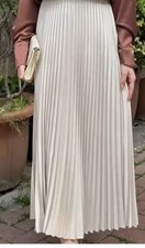Ladies Pleated Skirt  Size M 