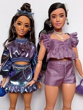 2 x BARBIE 'DELUXE STYLE'