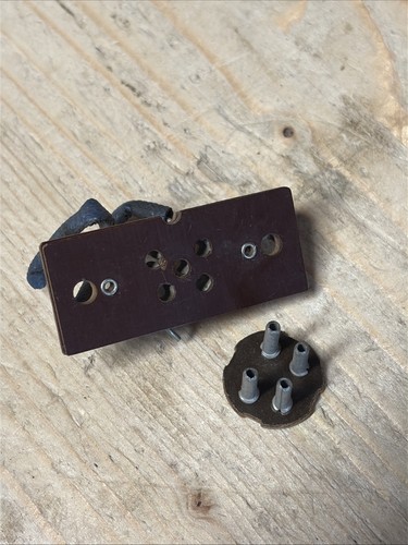 B114 battery pin - pin, plug
