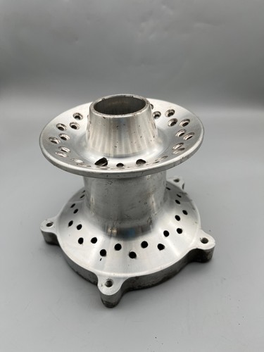 Honda 600 front wheel hub - honda, vt