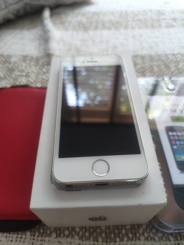 Iphone 16gb unlocked - 5s,