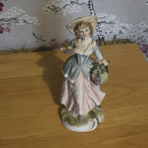 Vintage ornament porcelain - vintage,