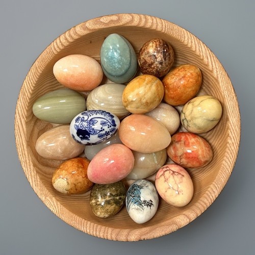Multicoloured eggs marble - multicoloured,