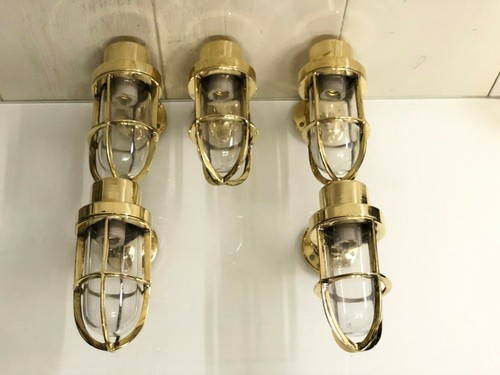 Brass swan bulkhead - brass, lights